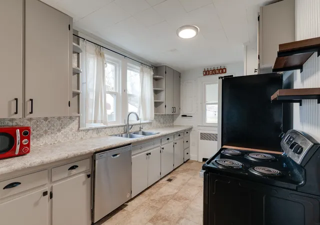 Photo 3 of Single family home for sale at 327 Portland Blvd, Portland, TN 37148 | MLS# 3124528 | Listing updated on 2026-02-25