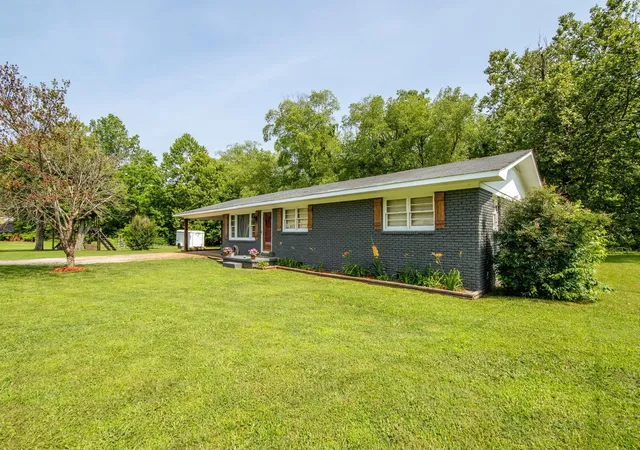 3rd image of 5011 Sunny Acres Dr, Waynesboro, TN 38485 | MLS# 3122230