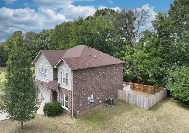 1st image of 1011 Carriage Trl, Mount Juliet, TN 37122 | MLS# 3122328