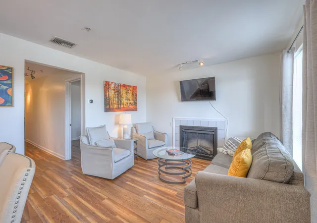 Photo 3 of Condo for sale at 910 1st Avenue N, Nashville, TN 37201 | MLS# 3122366 | Listing updated on 2026-05-26