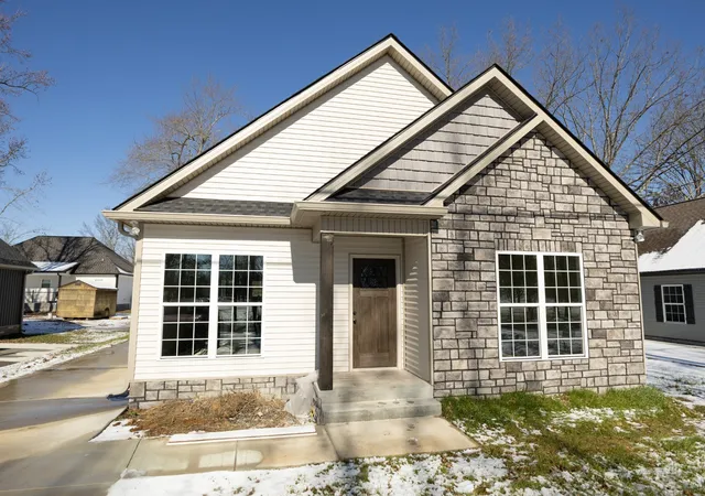 1st image of 130 Mazie Dr, Lafayette, TN 37083 | MLS# 3122505