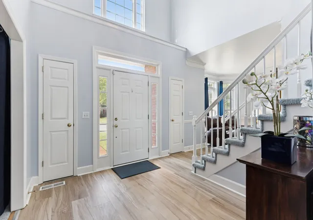 Photo 3 of Single family home for sale at 2326 Amber Glen Dr, Murfreesboro, TN 37128 | MLS# 3122945 | Listing updated on 2026-03-02