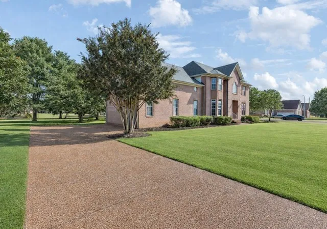 Photo 1 of Single family home for sale at 2326 Amber Glen Dr, Murfreesboro, TN 37128 | MLS# 3122945 | Listing updated on 2026-03-02
