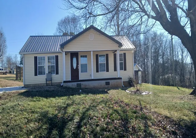Homes for sale in Sweetwater, TN | 104 Buena Vista Avenue, Sweetwater, TN 37874 | MLS# 3244269