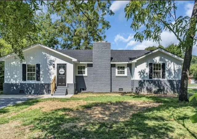 Photo 1 of Single family home for sale at 208 Bragg Cir, Tullahoma, TN 37388 | MLS# 3134198 | Listing updated on 2026-08-05
