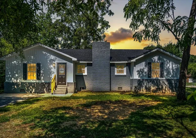 Photo 2 of Single family home for sale at 208 Bragg Cir, Tullahoma, TN 37388 | MLS# 3134198 | Listing updated on 2026-08-05