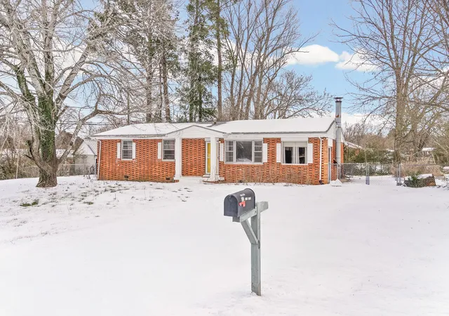 Photo 3 of Single family home for sale at 10 Jana Dr, Clarksville, TN 37042 | MLS# 3148347 | Listing updated on 2026-04-29