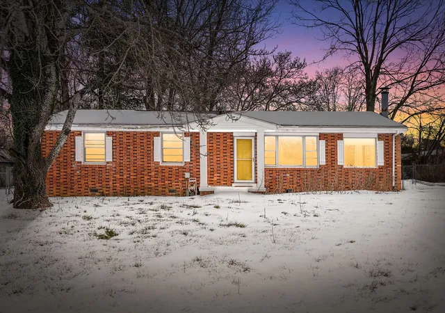 Photo 2 of Single family home for sale at 10 Jana Dr, Clarksville, TN 37042 | MLS# 3148347 | Listing updated on 2026-04-29