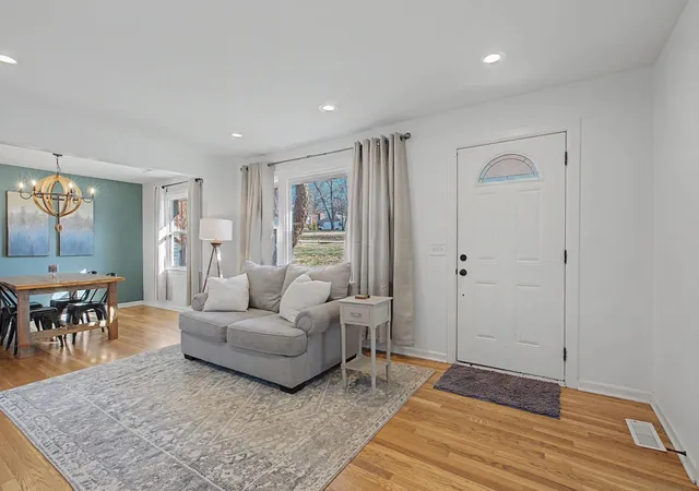 3rd image of 100 Dellrose Dr, Nashville, TN 37214 | MLS# 3123798