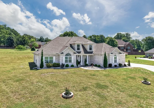 Homes for sale in Fayetteville, TN | 41 Knotting Hill Dr, Fayetteville, TN 37334 | MLS# 3128023