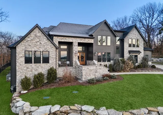 Photo 2 of Sale Pending at 6128 Lookaway Cir, Franklin, TN 37067 | MLS# 3130617 | Listing updated on 2026-05-17