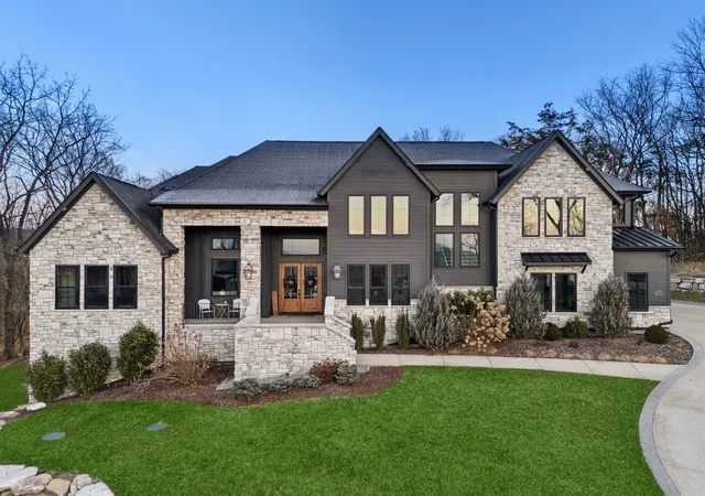 Photo 1 of Sale Pending at 6128 Lookaway Cir, Franklin, TN 37067 | MLS# 3130617 | Listing updated on 2026-05-17