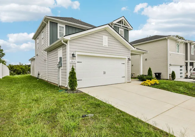 Photo 3 of Sale Pending at 1513 Bear Branch Trce, Columbia, TN 38401 | MLS# 3124427 | Listing updated on 2026-10-01