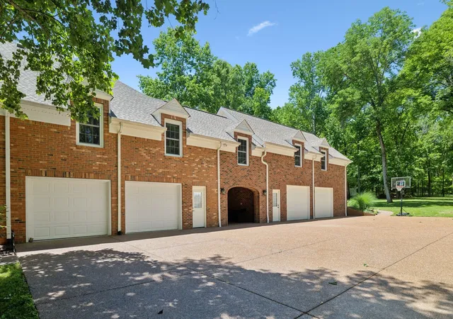 Photo 3 of Single family home for sale at 3208 Thoroughbred Dr, Hermitage, TN 37076 | MLS# 3133814 | Listing updated on 2026-10-09