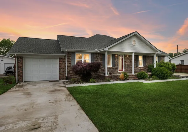 Photo 1 of Single family home for sale at 595 Pack Cir, Smithville, TN 37166 | MLS# 3155245 | Listing updated on 2026-03-27