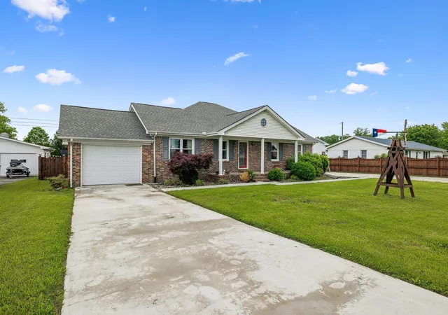 Photo 2 of Single family home for sale at 595 Pack Cir, Smithville, TN 37166 | MLS# 3155245 | Listing updated on 2026-03-27