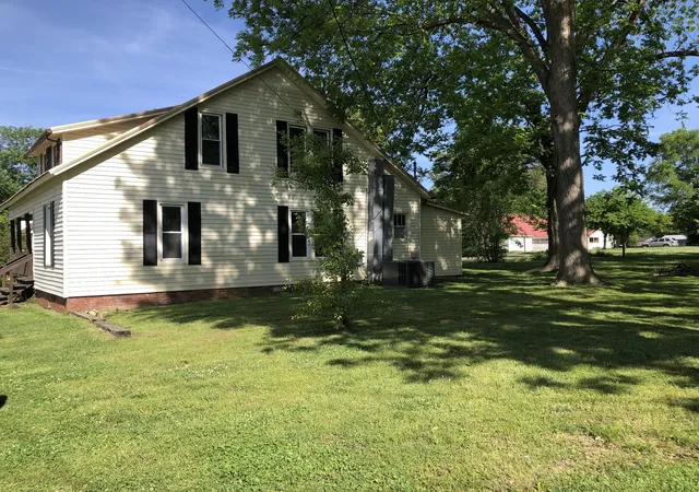 Homes for sale in Decherd, TN | 301 Bennett St, Decherd, TN 37324 | MLS# 3138744