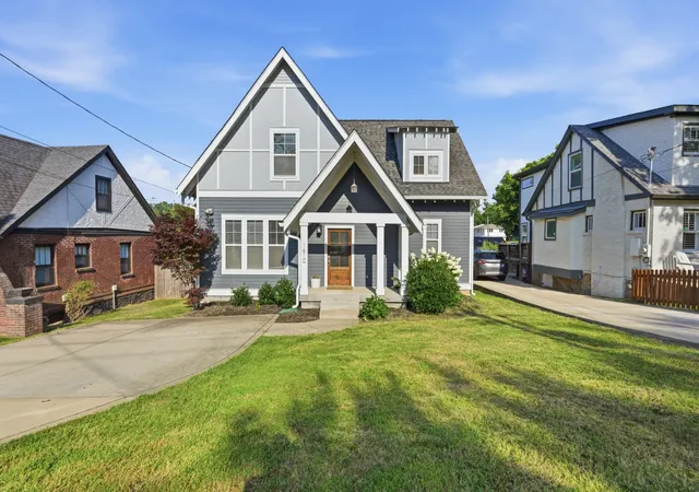Photo 1 of Sale Pending at 1610 Riverside Dr, Nashville, TN 37216 | MLS# 3263351 | Listing updated on 2026-10-01