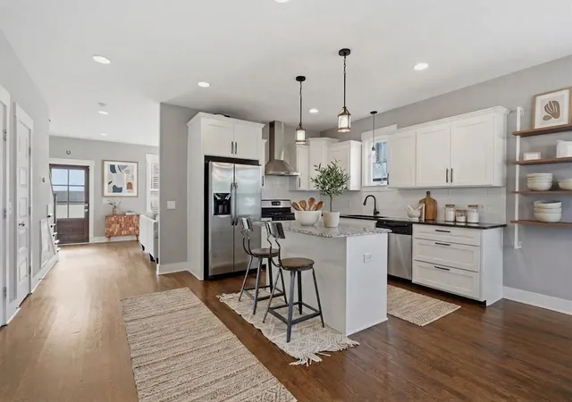 Photo 3 of Sale Pending at 1610 Riverside Dr, Nashville, TN 37216 | MLS# 3263351 | Listing updated on 2026-10-01