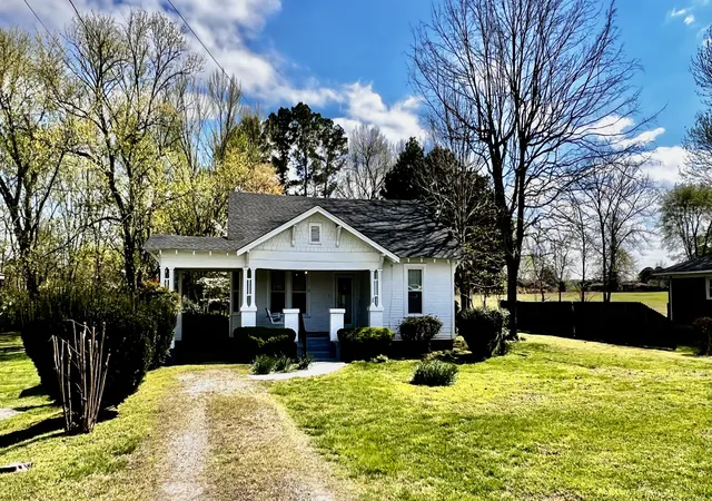 Homes for sale in Loretto, TN | 518 2nd Ave S, Loretto, TN 38469 | MLS# 3129538