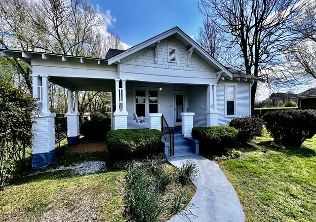 Homes for sale in Loretto, TN | 518 2Nd Ave S, Loretto, TN 38469 | MLS# 3129538