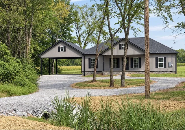 Photo 1 of Single family home for sale at 784 Halls Ml Rd, Shelbyville, TN 37160 | MLS# 3230464 | Listing updated on 2026-09-08