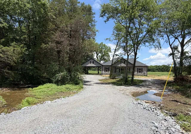 2nd image of 784 Halls Mill Rd, Shelbyville, TN 37160 | MLS# 3230464
