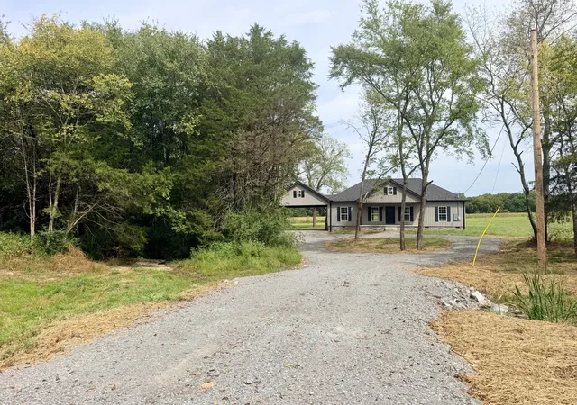 Photo 4 of Single family home for sale at 784 Halls Ml Rd, Shelbyville, TN 37160 | MLS# 3230464 | Listing updated on 2026-09-08