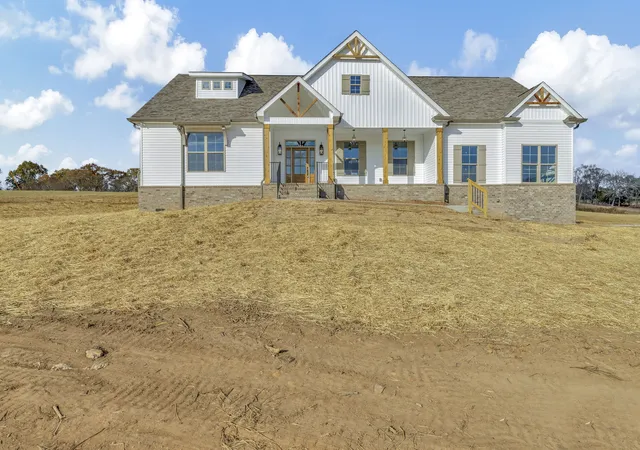 Photo 2 of Single family home for sale at 1 Hunter Bills Rd, Lewisburg, TN 37091 | MLS# 3132255 | Listing updated on 2026-04-09
