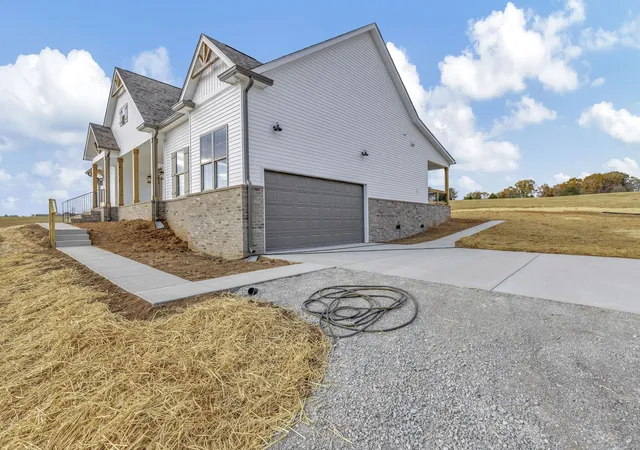 Photo 3 of Single family home for sale at 1 Hunter Bills Rd, Lewisburg, TN 37091 | MLS# 3132255 | Listing updated on 2026-04-09