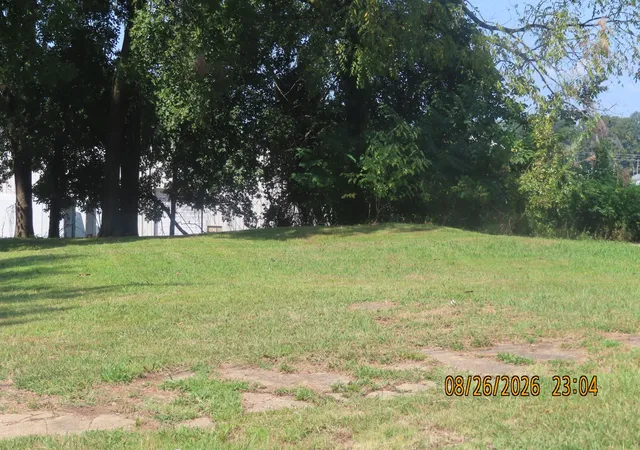 1st image of 243 Oak St, Jackson, TN 38301 | MLS# 3527667