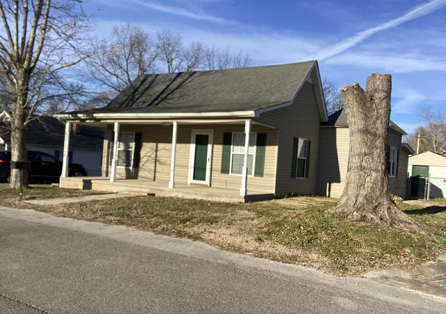 Photo 1 of Single family home for sale at 104 Taft St, Mc Minnville, TN 37110 | MLS# 3130999 | Listing updated on 2026-08-11