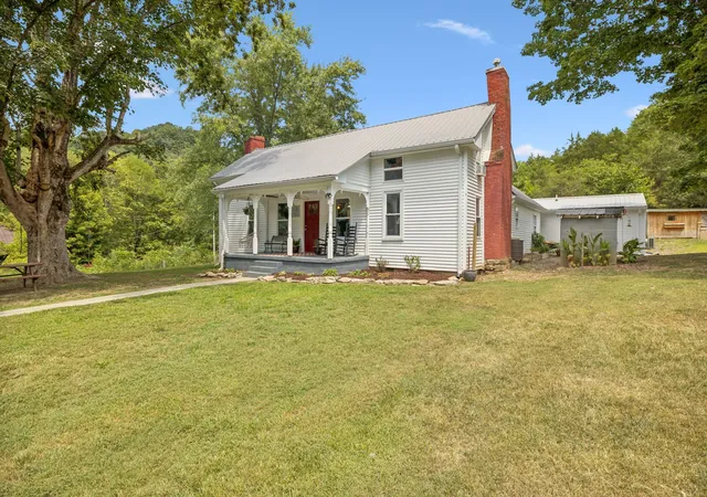 Photo 1 of Single family home for sale at 860 Golden Holw Rd, Dixon Springs, TN 37057 | MLS# 3133504 | Listing updated on 2026-09-20