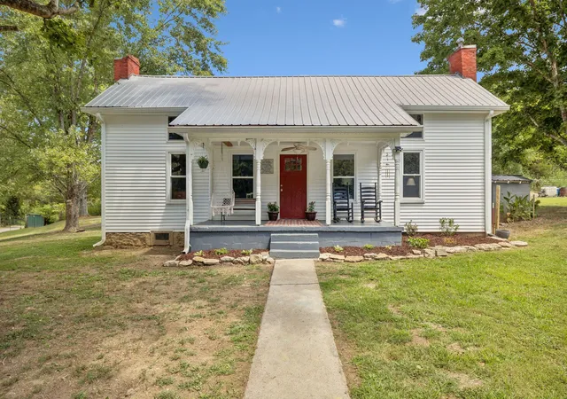 Photo 3 of Single family home for sale at 860 Golden Holw Rd, Dixon Springs, TN 37057 | MLS# 3133504 | Listing updated on 2026-09-20