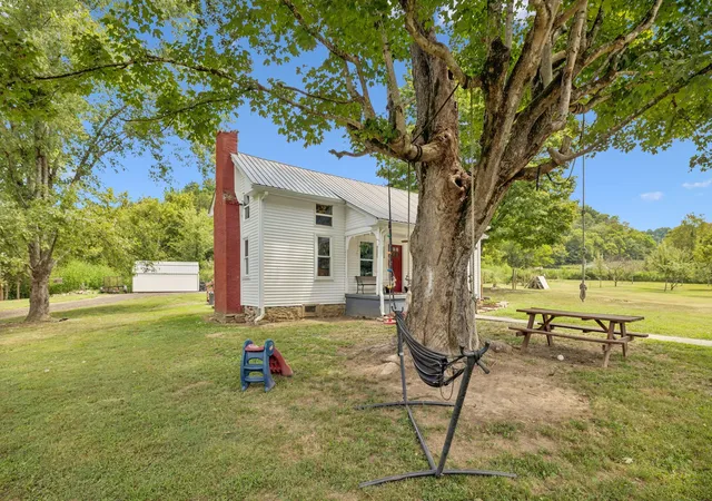 Photo 4 of Single family home for sale at 860 Golden Holw Rd, Dixon Springs, TN 37057 | MLS# 3133504 | Listing updated on 2026-09-20