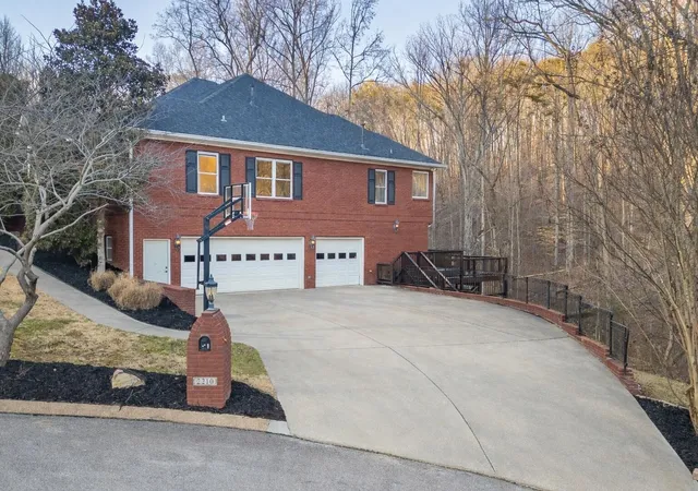 Homes for sale in Ooltewah, TN | 2210 Poplar Grove Dr, Ooltewah, TN 37363 | MLS# 3256258