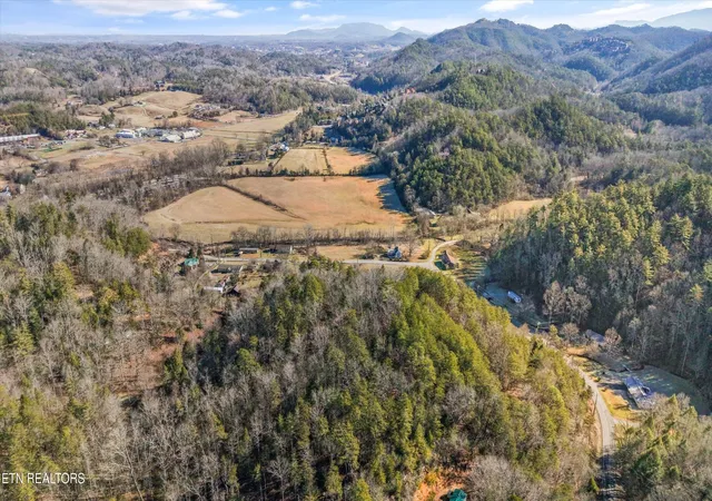 21st image of 1964 Little Valley Rd, Sevierville, TN 37862 | MLS# 3129556