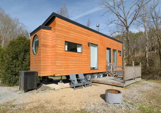 2nd image of 827 Mill Creek Rd, Pigeon Forge, TN 37863 | MLS# 3317273