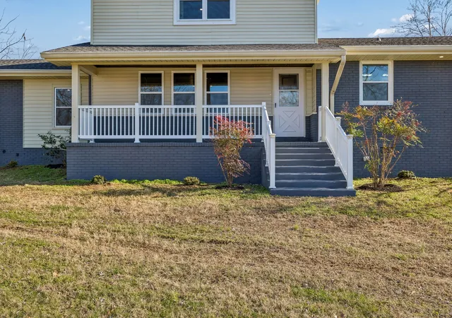 Photo 3 of Single family home for sale at 240 Nw Clearview Dr, Mount Juliet, TN 37122 | MLS# 3130624 | Listing updated on 2026-08-15