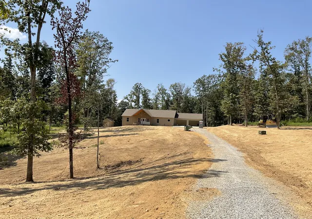 Photo 1 of Sale Pending at 5 Rocky Top Ln, Erin, TN 37061 | MLS# 3133381 | Listing updated on 2026-09-05