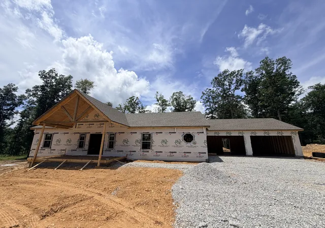 Homes for sale in Erin, TN | 5 Rocky Top Lane, Erin, TN 37061 | MLS# 3133381