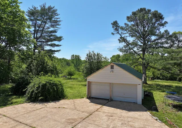 Homes for sale in Ashland City, TN | 1629 Neptune Rd, Ashland City, TN 37015 | MLS# 3131542