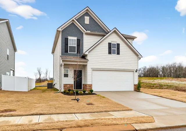 Homes for sale in Shelbyville, TN | 225 Hillview Ave, Shelbyville, TN 37160 | MLS# 3133516