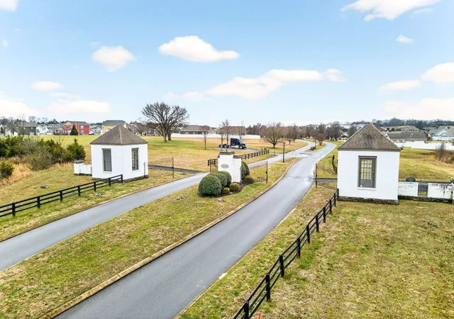 Homes for sale in Shelbyville, TN | 225 Hillview Ave, Shelbyville, TN 37160 | MLS# 3133516