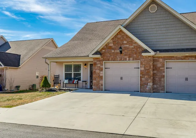 Homes for sale in Rossville, GA | 14 Sunset Cove Dr, Rossville, GA 30741 | MLS# 3131189