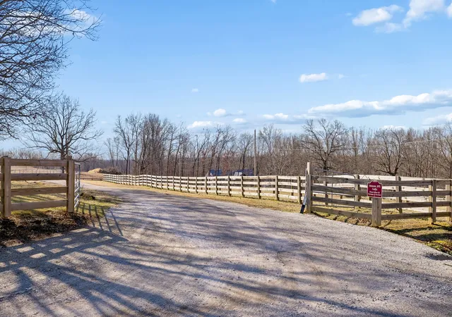 3rd image of 155 W Piney Rd, Dickson, TN 37055 | MLS# 3134547
