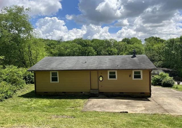 1st image of 2405 Lloyd Ave, Nashville, TN 37218 | MLS# 3132291