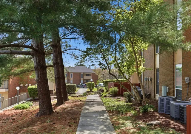 2nd image of 515 Basswood Ave, Nashville, TN 37209