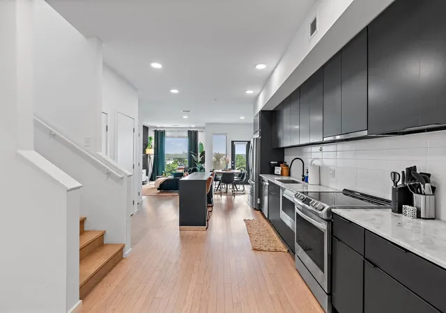 2nd image of 700 1St Ave N, Nashville, TN 37201