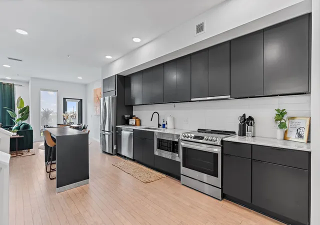 3rd image of 700 1St Ave N, Nashville, TN 37201